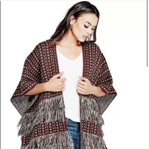 GUESS Charlotte Jacquard Poncho Jacket Cape One Size Sweater Knit Poncho - Picture 2 of 13